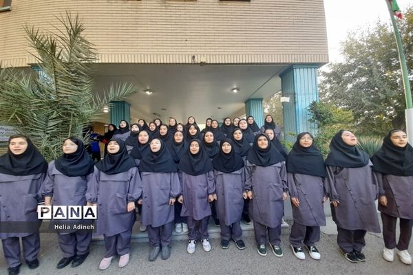 برپایی نمایشگاه خلاقیت دبیرستان علامه قزوینی منطقه ۱۵