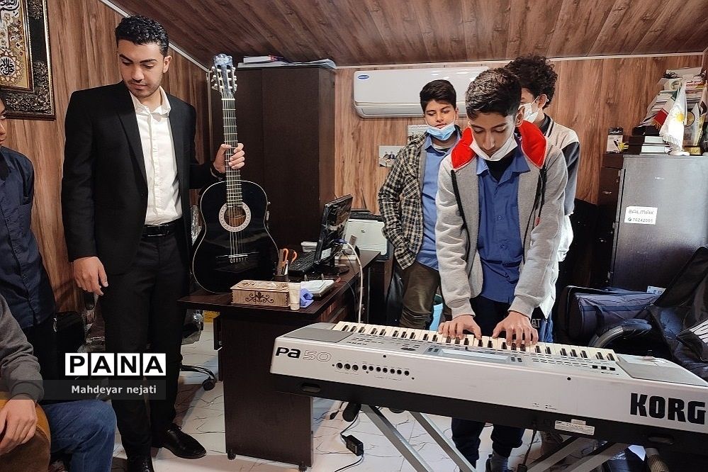 کشف استعدادهای موسیقی در مدرسه متوسطه اول البرز رودهن