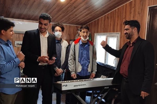 کشف استعدادهای موسیقی در مدرسه متوسطه اول البرز رودهن