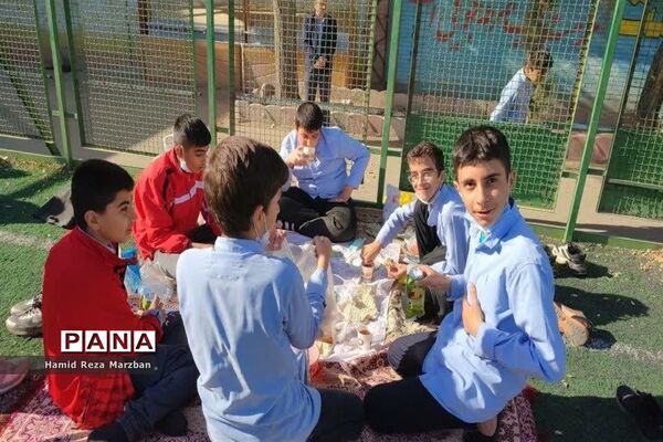 اردوی درون‌مدرسه‌ای دانش‌آموزان آموزشگاه شهید‌احمد کاظمی اسلامشهر