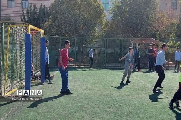 اردوی درون‌مدرسه‌ای دانش‌آموزان آموزشگاه شهید‌احمد کاظمی اسلامشهر