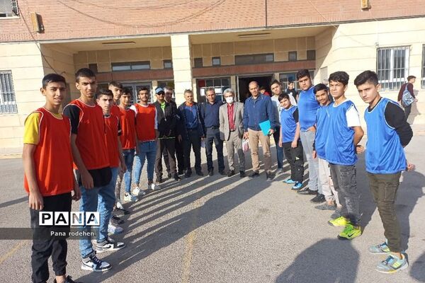 مسابقات فوتبال جام مدافعان امنیت در هنرستان چمران رودهن