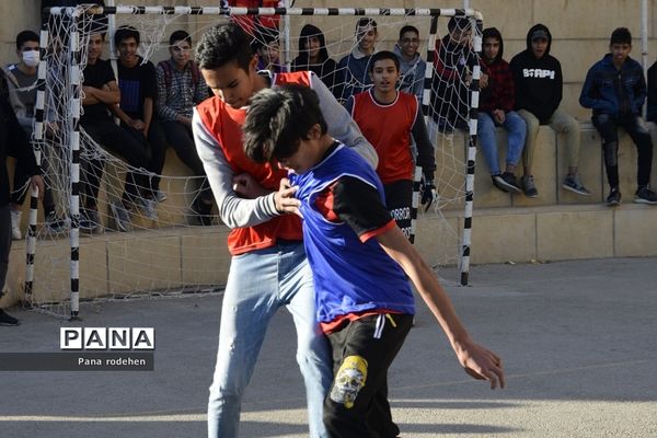 مسابقات فوتبال جام مدافعان امنیت در هنرستان چمران رودهن
