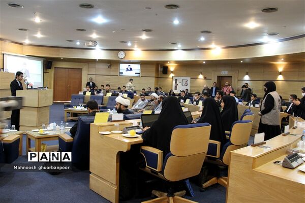 جلسه مجلس دانش‌آموزی قطب شهید هاشمی نژاد در صحن علنی شورای شهر مشهد