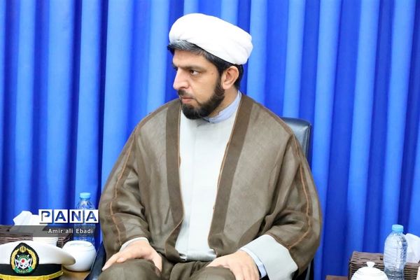 دیدار دریادار فرمانده دانشگاه علوم دریایی امام خمینی نوشهر با نماینده ولی فقیه