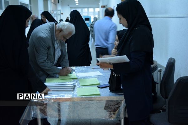 اولین همایش بررسی تغییرات کنکور و تاثیرات در آموزش متوسطه