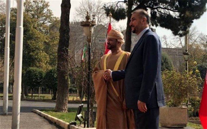 گفت‌وگوی وزرای خارجه ایران و عمان درباره مذاکرات لغو تحریم‌ها