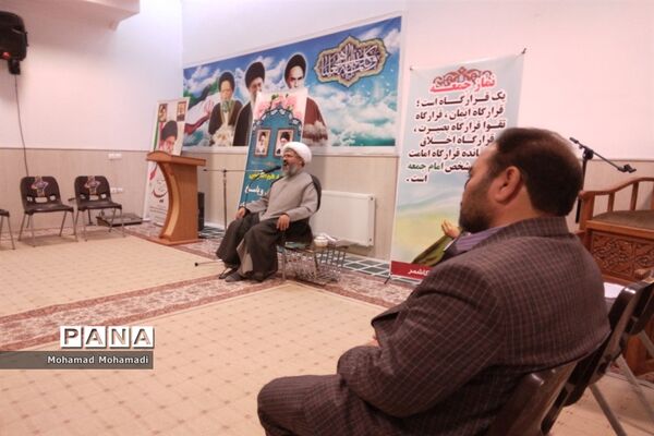 نشست تشکل‌های دانش‌آموزی با امام جمعه کاشمر