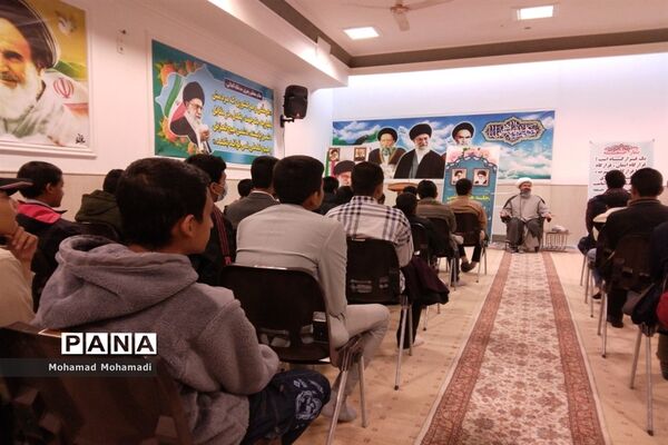 نشست تشکل‌های دانش‌آموزی با امام جمعه کاشمر