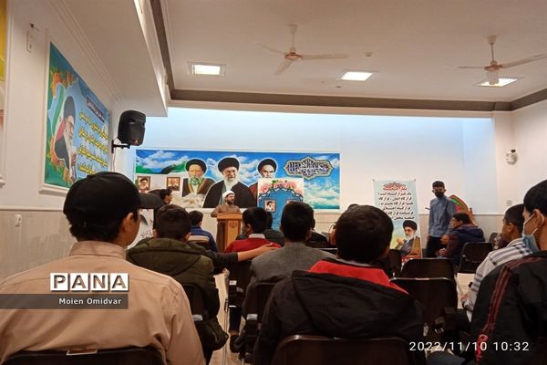 نشست تشکل‌های دانش‌آموزی با امام جمعه کاشمر