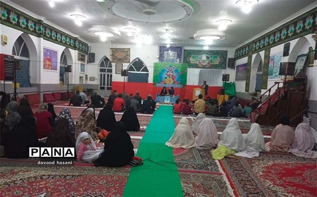 محفل انس با قرآن کریم در روستای دستجرد فیروزه برگزار شد