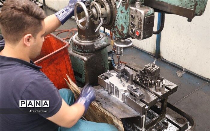 رئیس سازمان صنایع کوچک از بخش خصوصی خواست در احیای واحدهای راکد کمک کند