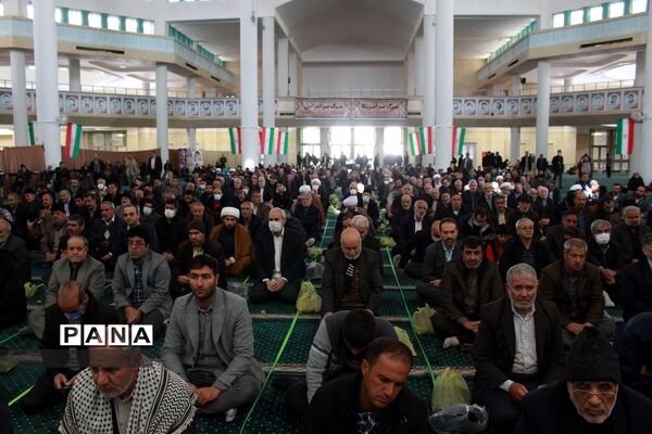 دیدار مردمی مدیرکل آموزش و پرورش استان در حاشیه نماز جمعه زنجان