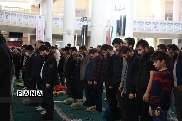 دیدار مردمی مدیرکل آموزش و پرورش استان در حاشیه نماز جمعه زنجان