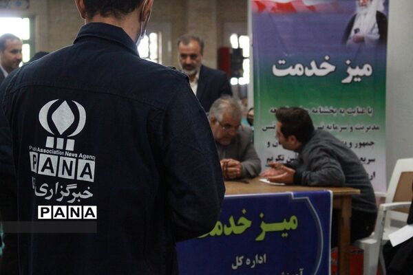 دیدار مردمی مدیرکل آموزش و پرورش استان در حاشیه نماز جمعه زنجان