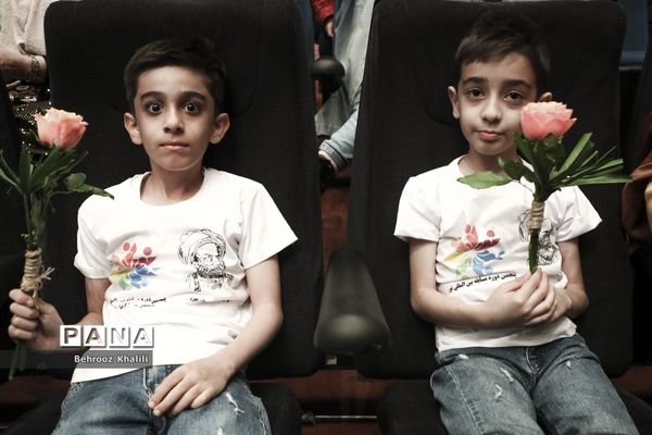 اختتامیه مسابقه دانش‌آموزی نور