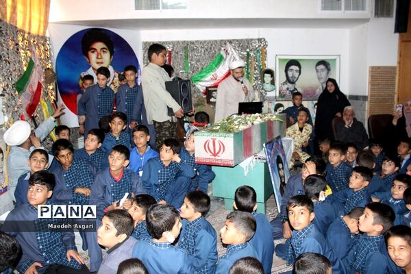 یادواره شهدا و تشییع شهید گمنام در مدرسه محمدی کاشانی قم