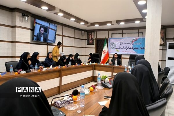 حضور منتخبان سازمان دانش‌آموزی قم در اردوی راهیان پیشرفت-1