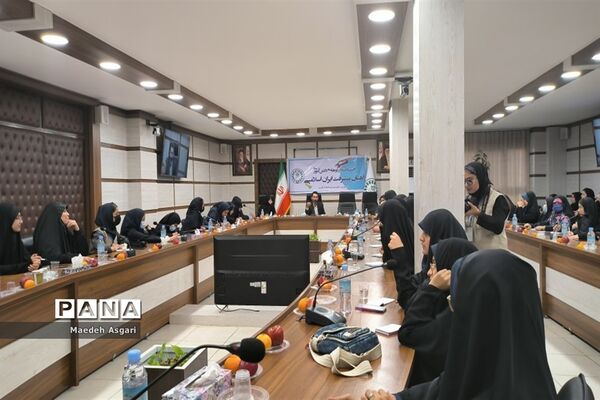 حضور منتخبان سازمان دانش‌آموزی قم در اردوی راهیان پیشرفت-1