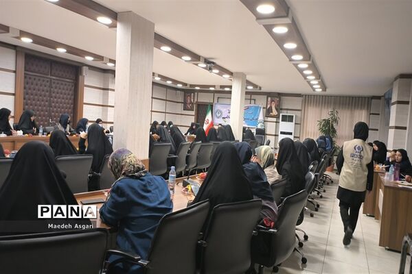 حضور منتخبان سازمان دانش‌آموزی قم در اردوی راهیان پیشرفت-1