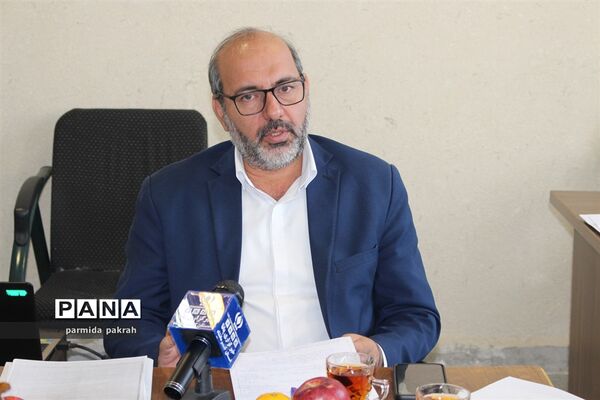 جلسه تدوین برنامه های راهبردی حوزه معاونت پرورشی در سازمان دانش آموزی کرمانشاه