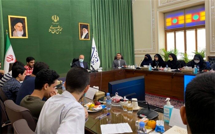 آغاز دومین نشست ‌قالیباف با دانش‌آموزان استعدادهای درخشان