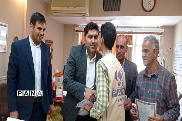 جلسه تقدیر و تشکر از برگزیدگان و عوامل اجرایی مراسم روز دانش‌آموز استان لرستان