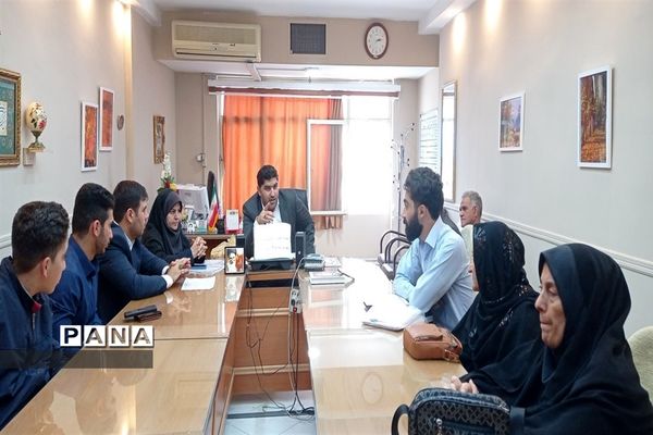 جلسه تقدیر و تشکر از برگزیدگان و عوامل اجرایی مراسم روز دانش‌آموز استان لرستان