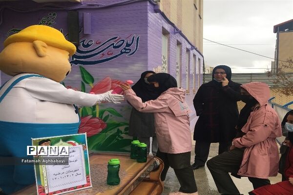 تقدیر از دانش‌آموزان دبیرستان مرضیه از سوی شرکت ملی گاز ایران
