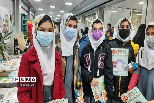 افتتاح نمایشگاه کتاب در فرهنگسرای بعثت صفادشت