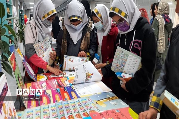 افتتاح نمایشگاه کتاب در فرهنگسرای بعثت صفادشت