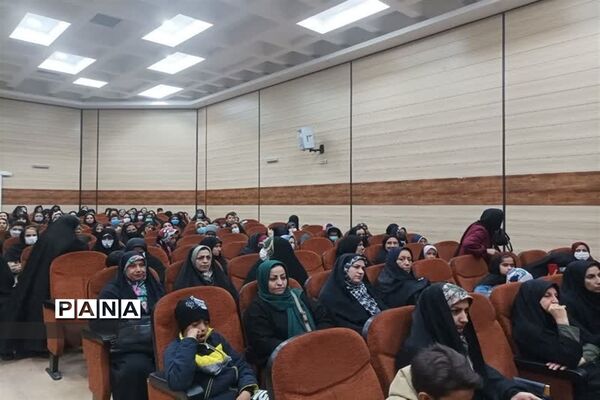 برگزاری همایش خانواده شاد در اردستان
