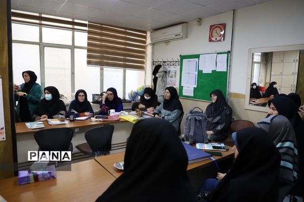 حضور وزیر آموزش و پرورش در دبیرستان فرزانگان ۱ آموزش و پرورش منطقه ۶