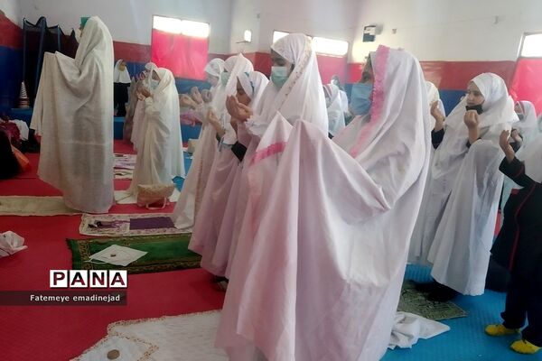 برگزاری نماز جماعت در مدارس رودهن