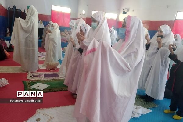 برگزاری نماز جماعت در مدارس رودهن