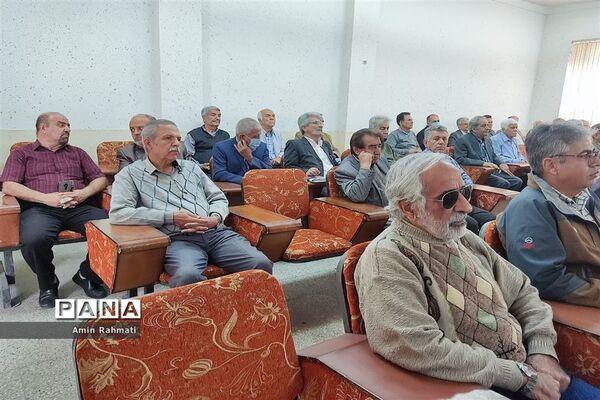برگزاری مراسم گردهمایی فارغ‌التحصیلان و اساتید هنرستان ماندگار نمونه دولتی طالقانی شیراز