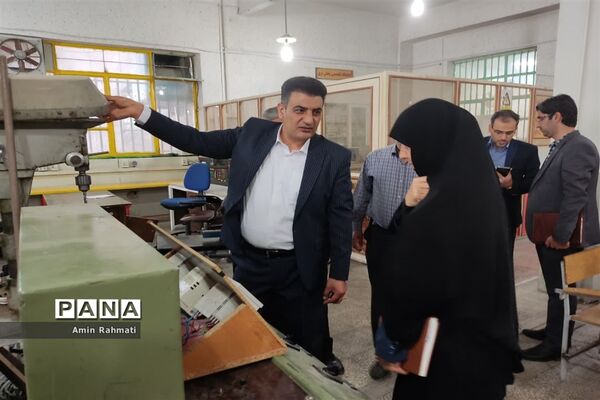 بازدید مدیر آموزش و پرورش ناحیه چهار شیراز از هنرستان ماندگار و نمونه دولتی طالقانی