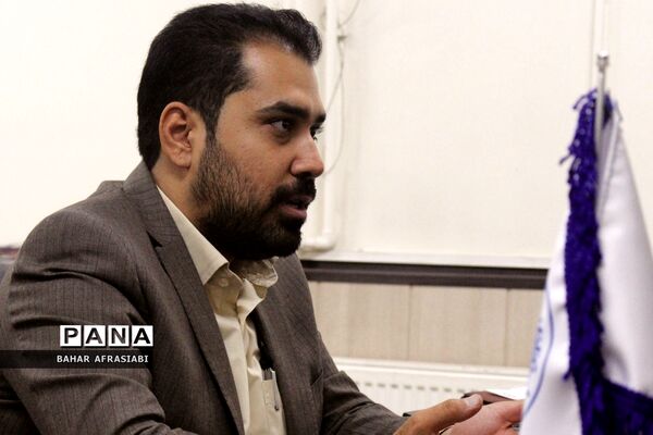 نشست صمیمی قائم مقام سازمان دانش‌آموزی با اعضای سازمان دانش‌آموزی شهرستان‌های استان تهران