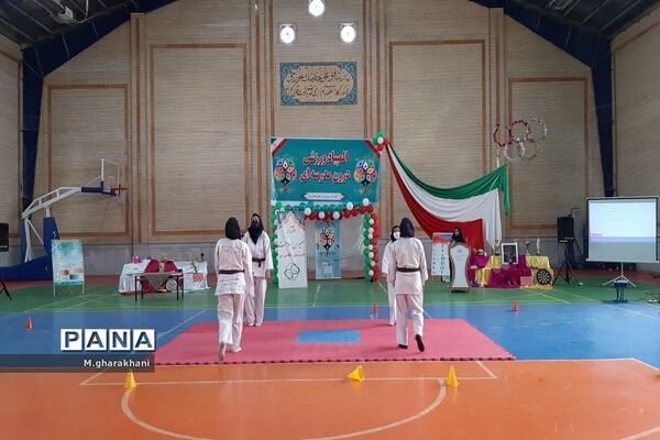 برگزاری المپیاد ورزشی درون مدرسه‌ای در دبیرستان مکتبی شهرستان بن
