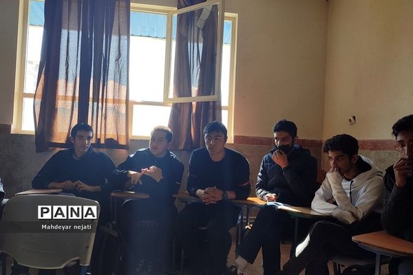 آیین هفته کتاب و کتابخوانی در دبیرستان استعدادهای درخشان شهید‌بهشتی رودهن