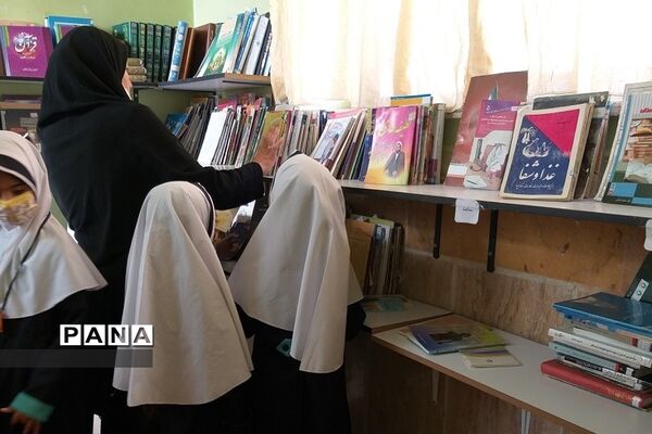 آغاز هفته کتاب و کتابخوانی در مدارس رودهن