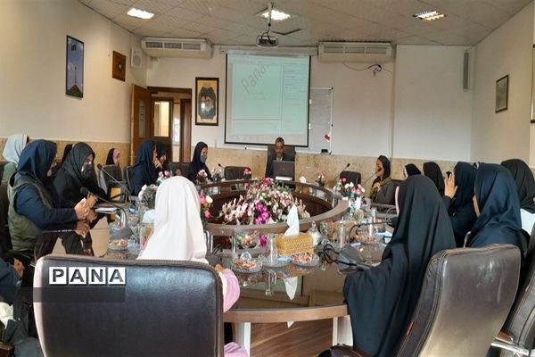 برگزاری جلسه مدیر سازمان دانش‌آموزی استان اصفهان با خبرنگاران خبرگزاری پانای شهرستان خمینی شهر