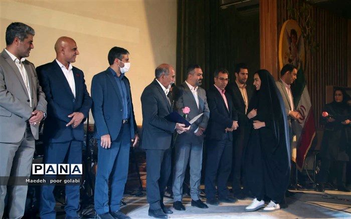 تجلیل از مدال‌آوران شمشیرباز اردکانی