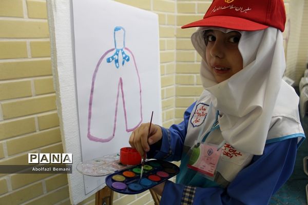 افتتاح طرح سفیران سلامت دانش‌آموزی در مدرسه شهید فخری‌زاده قم