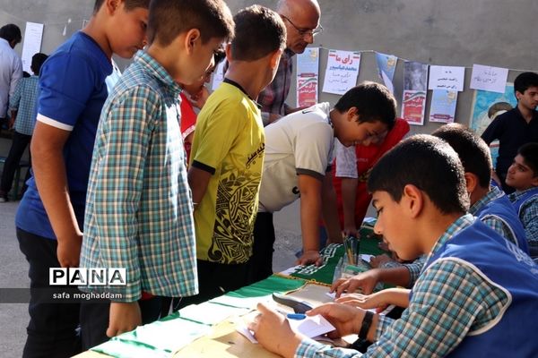 برگزاری انتخابات شورای دانش‌آموزی در دبستان ۱۵ خرداد شهر گله‌دار استان فارس