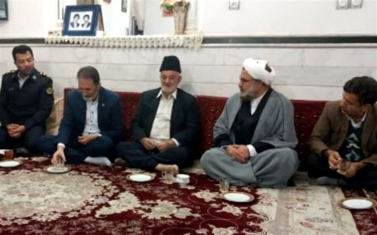تجلیل از خانواده دانش‌آموز شهید «احمد علمداری» در قم