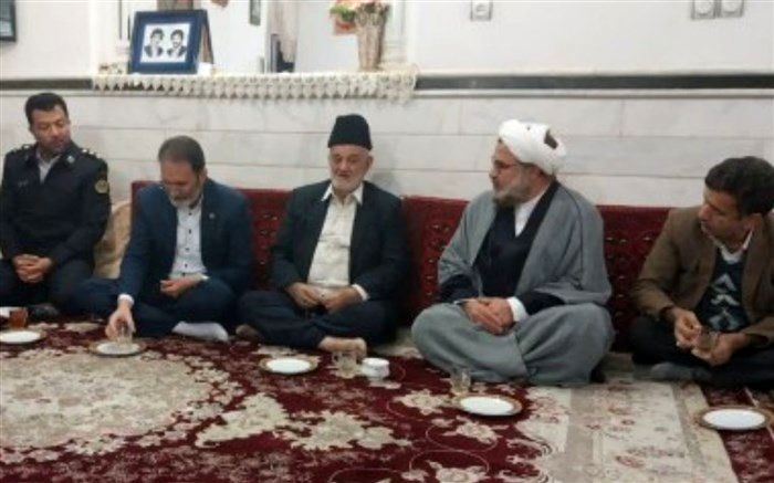 تجلیل از خانواده دانش‌آموز شهید «احمد علمداری» در قم