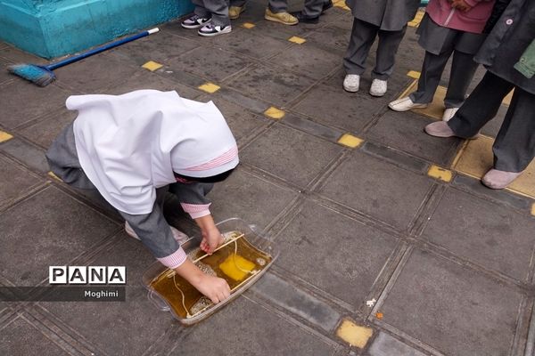 مسابقه ساخت حباب در دبستان نیایش منطقه ۱۳