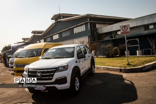 آیین واگذاری ۵۰۰ دستگاه اتوبوس شهری و ۵۰ بیل مکانیکی