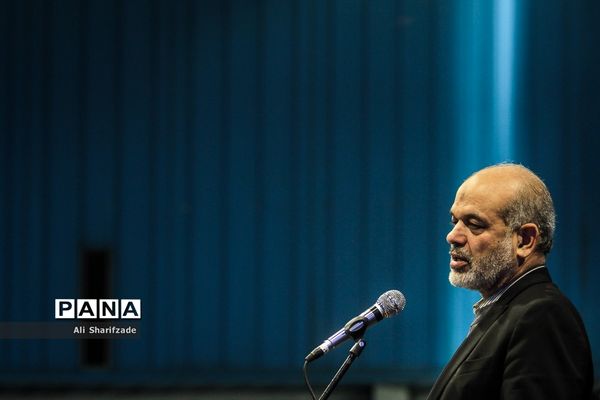 آیین واگذاری ۵۰۰ دستگاه اتوبوس شهری و ۵۰ بیل مکانیکی